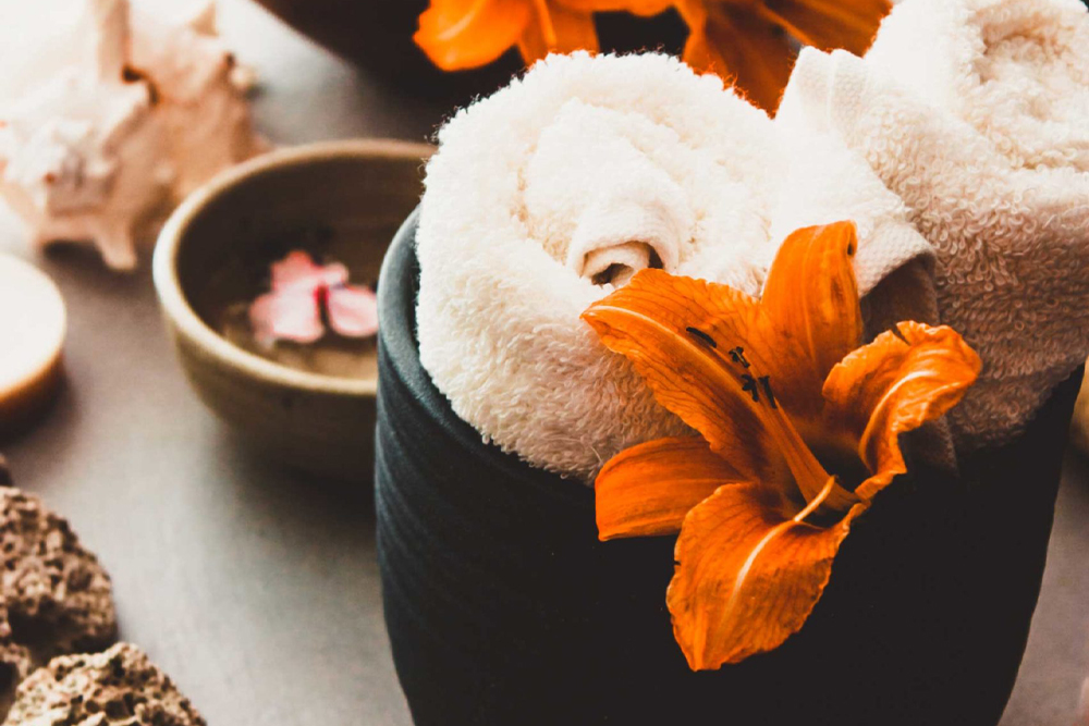 schoonheidssalonfemma.nl - Gezichtsbehandelingen - Huidverbetering - IPL ontharen - Massages